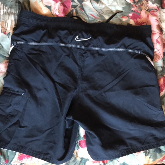 Nike swoosh swim shorts with white detailing - Picture 2 of 6
